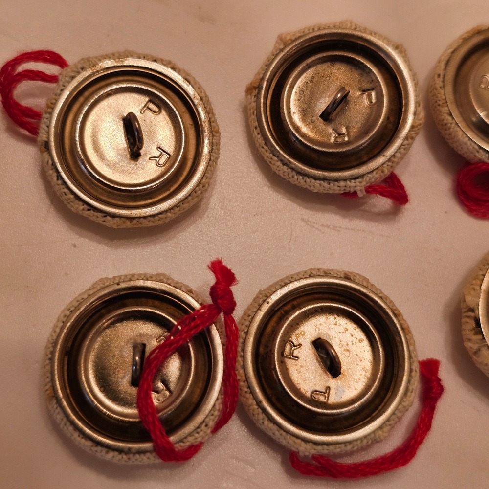 Vintage Handmade Cross Stitch Red Heart Shank Buttons Lot of 10 Cream 3/4" - Picture 5 of 7